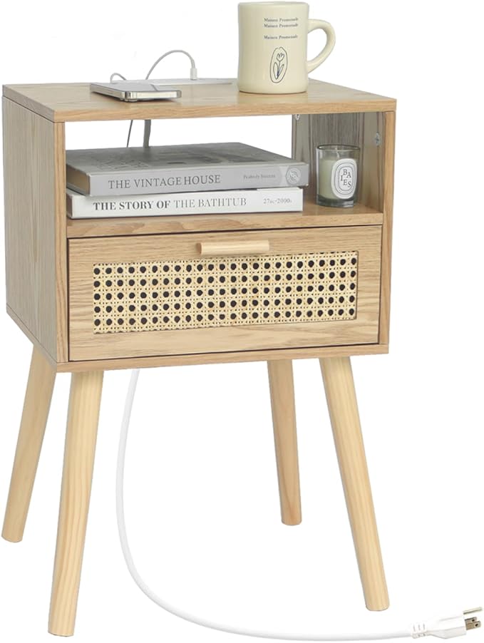 MaxSmeo Bedside Table, Small Nightstand with Charging Station, Rattan Side Table Wood End Table for Living Room, Bedroom and Small Spaces, Mid Century Modern Nightstand, Easy Assembly (Natural)