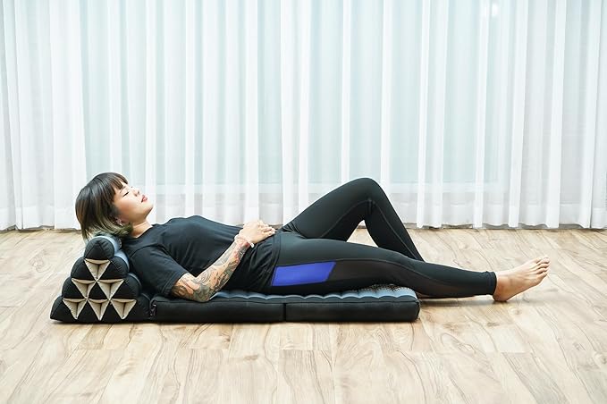 LEEWADEE 2-Fold Mat with Triangle Cushion – Comfortable TV Pillow, Foldable Mattress with Cushion Made of Eco-Friendly Kapok, 45 x 20 inches, Blue