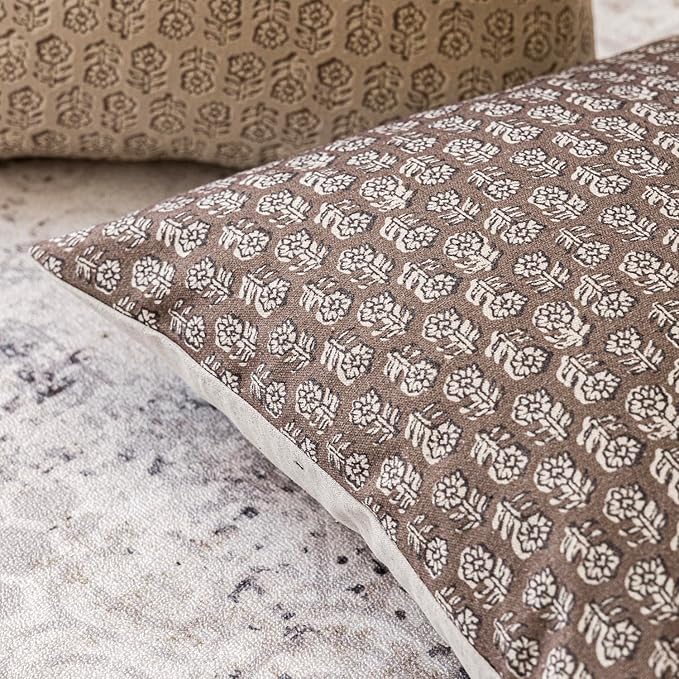 Foindtower Set of 2 Decorative Neutral Floral Print Throw Pillow Covers Vintage Accent Farmhouse Cushion Covers Boho Home Decor for Sofa Couch Chair Bedroom Living Room Outdoor,22×22 Inch,Brown