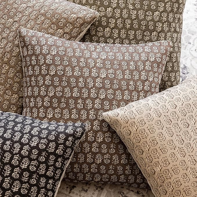 Foindtower Set of 2 Decorative Neutral Floral Print Throw Pillow Covers Vintage Accent Farmhouse Cushion Covers Boho Home Decor for Sofa Couch Chair Bedroom Living Room Outdoor,24×24 Inch,Brown